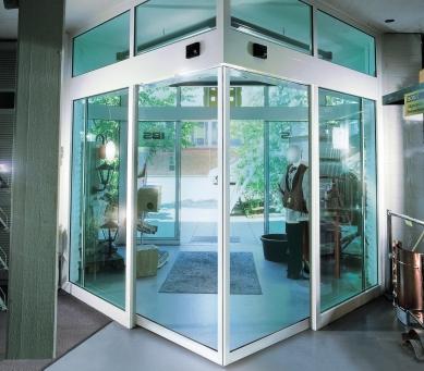 Prismatic sliding doors clixmaster ATS prismatic sliding doors are used in: hotels administration buildings banks entrances with sophisticated architecture ATS prismatic sliding doors: an ideal