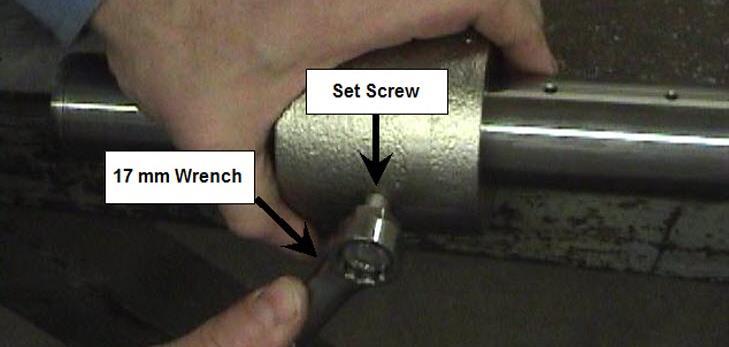 Make sure the set screw is properly seated on the center shaft flat before