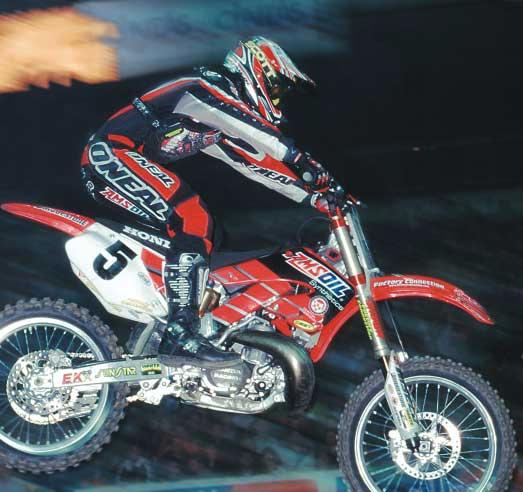 AMSOIL Series 2000 2-Cycle Racing Oil Reduces Heat, Friction and Wear.