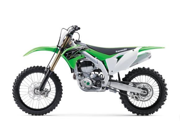 NEW front brake master cylinder NEW larger 250 mm rear disc NEW rear brake master cylinder and hose NEW larger-diameter 22 mm front axle For 2019, the KX450 motorcycle is equipped with new