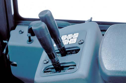 Easy-to-operate Loader Control lever A lever using PPC allows the operator to easily operate the work equipment, to reduce operator fatigue and to increase controllability.