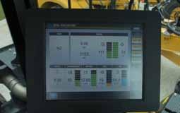retractable steps Customizable. Convenient. With a 12 HD touchscreen display, operators can choose what tractor parameters are displayed.
