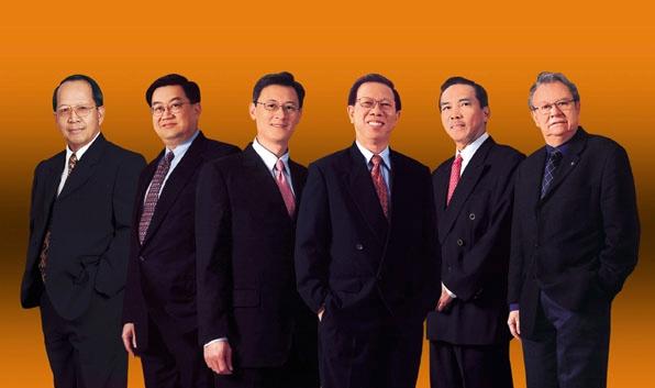 A n n u a l R e p o r t 2 0 0 2 / 2 0 0 3 Mr Leslie Oswin Struys Mr Lee Kong Yip Mr Anthony