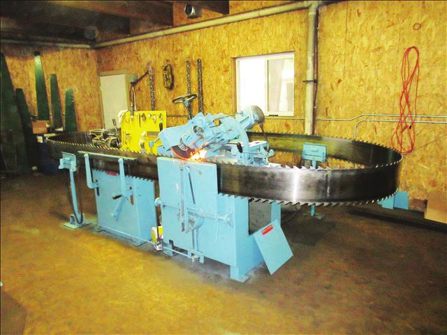 HORIZONTAL/VERTICAL BANDSAW S/N: 050328146 ADDITIONAL EQUIPMENT INCLUDING: (4) POLY BANDING CARTS W/FROMM 18V
