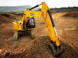 2 Simultaneous tracking and excavating is smooth and fast with an intuitive multifunction operation.