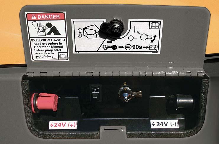ADDITIONAL OPTIONS AND MAINTENANCE PROTECTION AND EASINESS Hood opening and battery on/off switches.