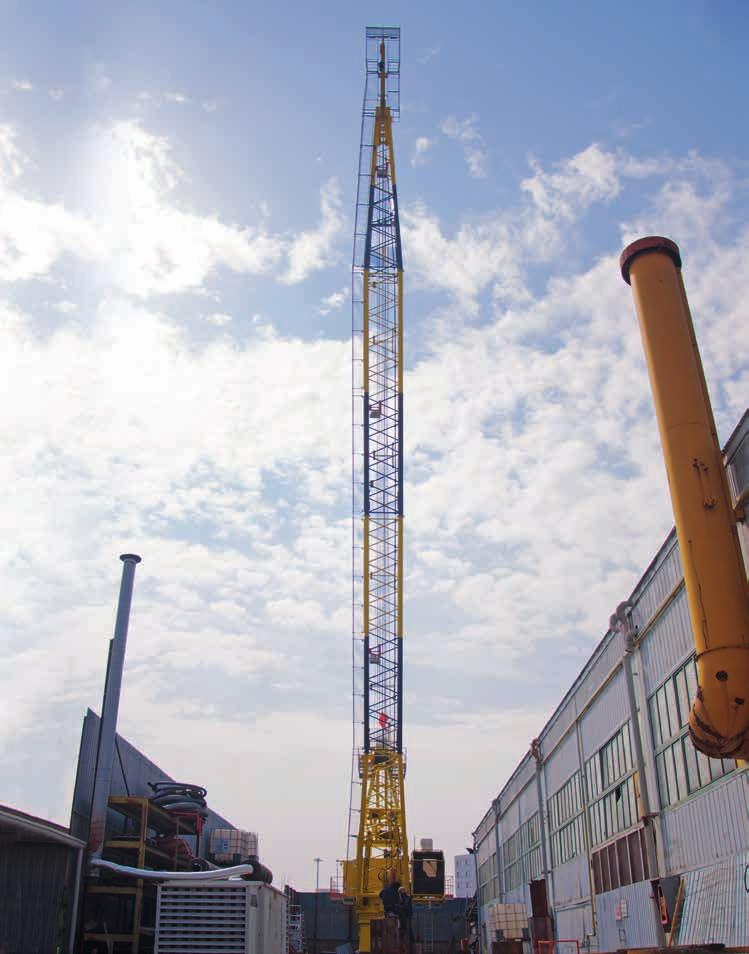 KNUCKLE BOOM LATTICE BOOM CRANE OFFSHORE CRANE MODEL TYPE: GN 10/1 DH LOAD CHART RADIUS (METER) 7.5 SAFE WORKING LOAD (IN TONNES) BOOM ANGLE OFFBOARD (DEGREES) ONBOARD SWH 1.0 m SWH 2.0 m SWH 2.5 m 2.