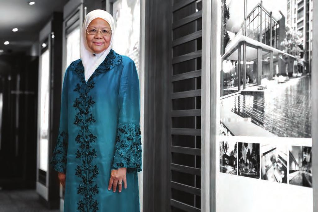 Directors Profile PUAN ZAINAB BINTI AHMAD NON-INDEPENDENT NON-EXECUTIVE DIRECTOR AGE : 66 I NATIONALITY : MALAYSIAN I GENDER : FEMALE Puan Zainab Binti Ahmad holds a Bachelor in Business