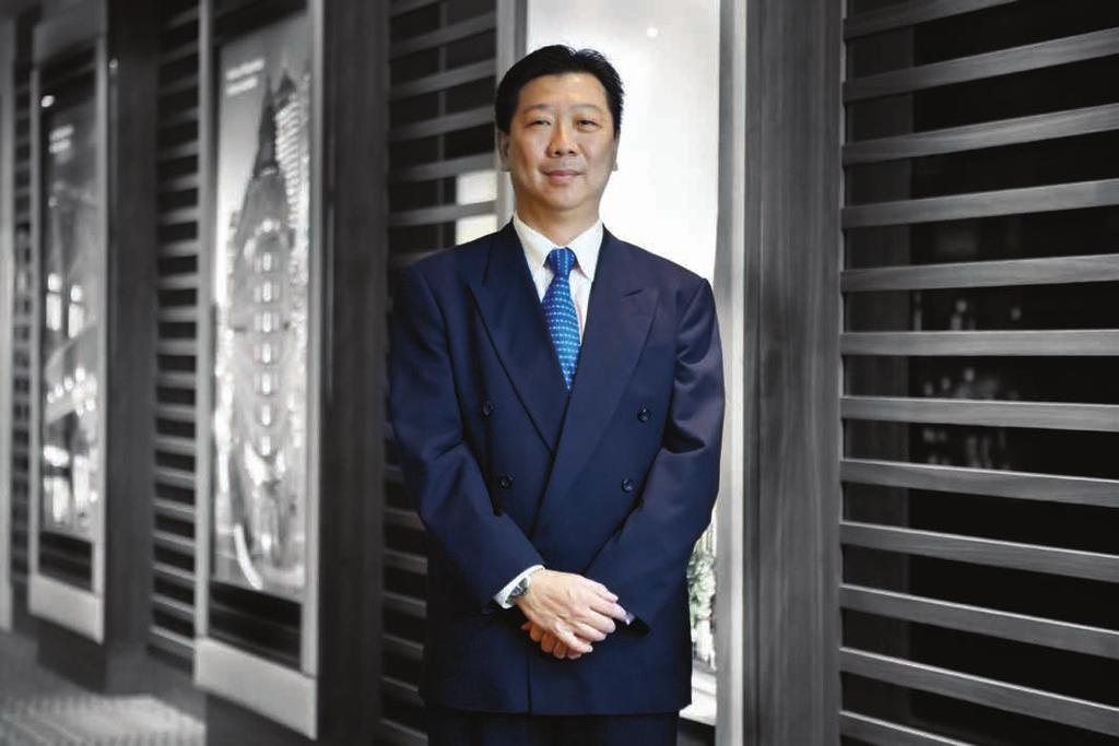 MR CHRISTOPHER KOH SWEE KIAT INDEPENDENT NON-EXECUTIVE DIRECTOR AGE : 49 I NATIONALITY : MALAYSIAN I GENDER : MALE Mr Christopher Koh Swee Kiat graduated from the University of Malaya in 1992 and was