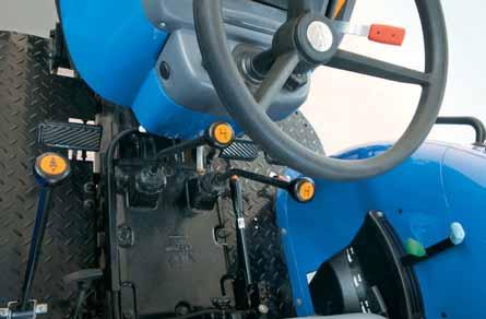 4 5 TRANSMISSION AND PTO ENGINEERED TO LET YOU WORK EFFECTIVELY AND EFFORTLESSLY TRANSMISSIONS TO SUITE A WIDE RANGE OF APPLICATIONS TD Straddle tractors are equipped as standard with the proven