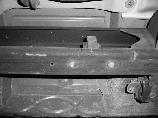 Figure 40 Step 72, 73 Note Torsion bar brackets are driver's and passenger's side specific. 9/16" hardware for torsion bar brackets is located in hardware pack #574. 72. Locate the provided torsion bar drop brackets, large hourglass bushings and (2) 0.