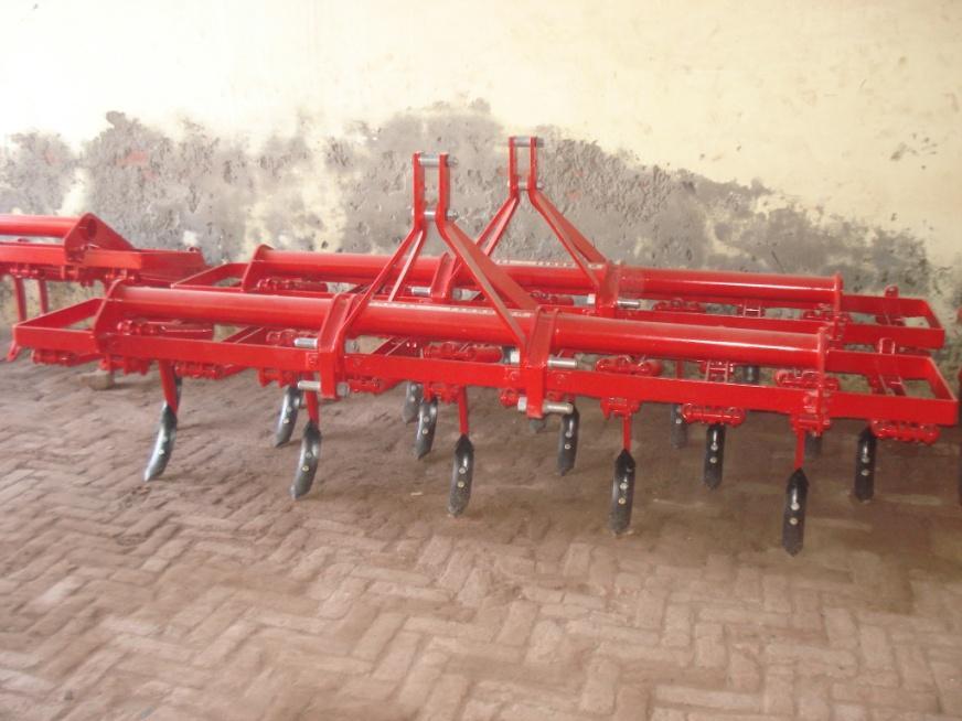 Tine tiller Ideal for general cultivating, weeding, pasture renovating and preparing seed beds. The tiller is available in 4 widths: 9, 11, 13 & 15 tines.