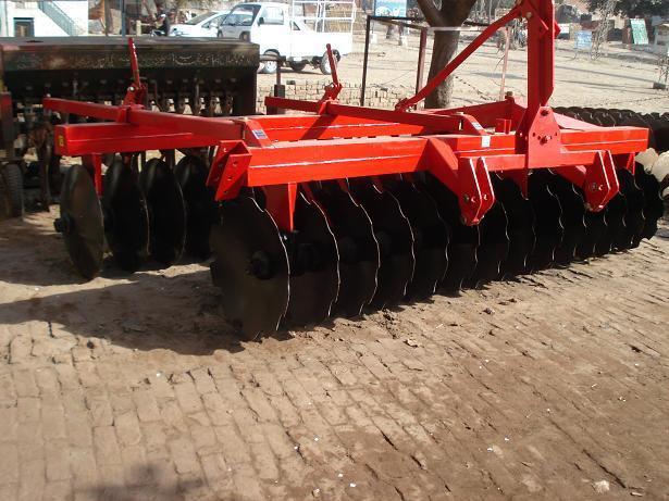 Offset disc harrow The offset disc harrow has a heavier weight per Disc and thus has the penetration ability to break down large clods normally left after disc ploughing or chisel ploughing in hard