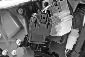 MAINTENANCE WORK ON CHASSIS AND ENGINE» 64 2 Main fuse The main fuse protects all of the motorcycle's current consumers. The main fuse is located in the starter relay under the right engine cowl.