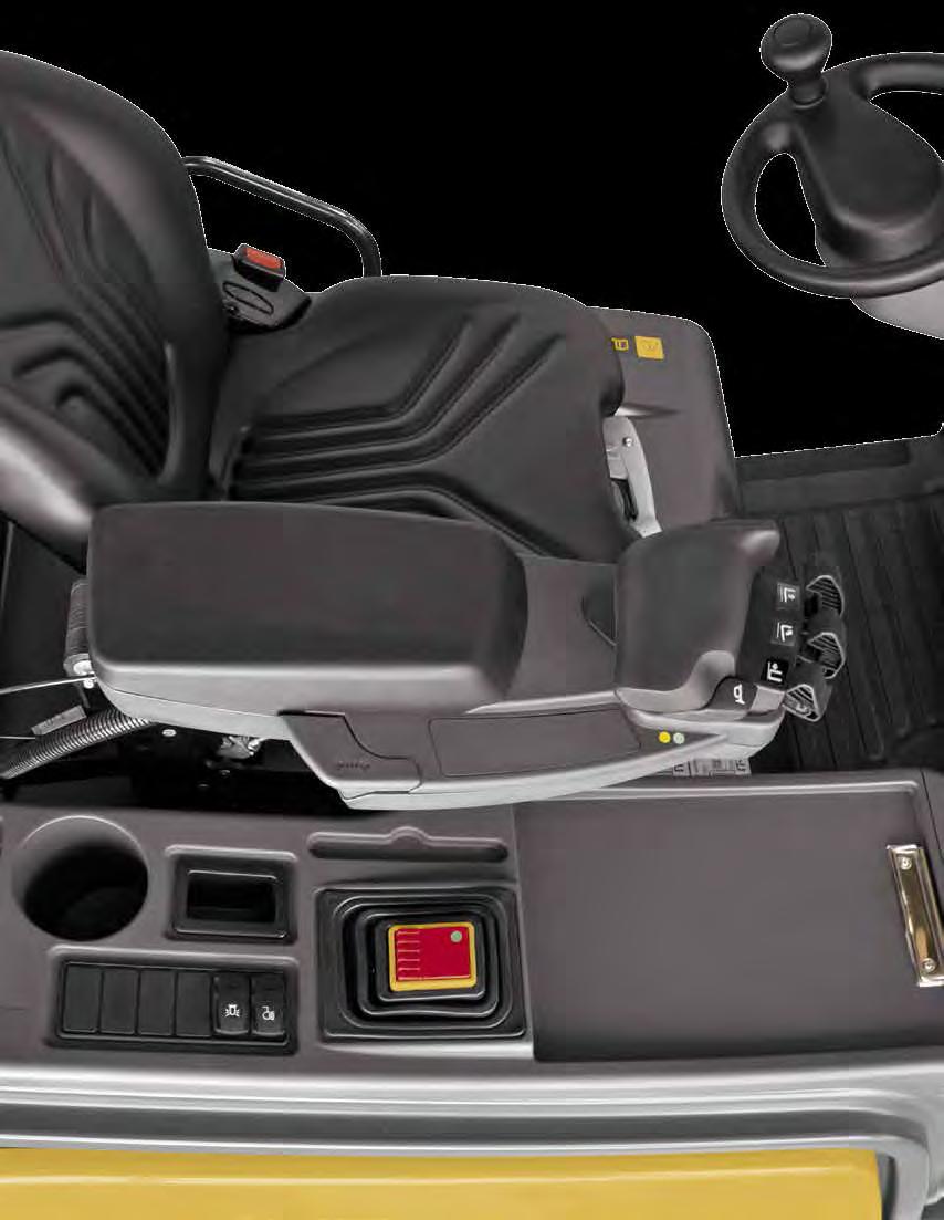 7 Anti-cinch seat belt Effortless reverse travel.