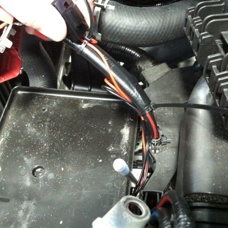 Use wire ties to secure wire harness and fuse to the positive cable from battery (picture 1).