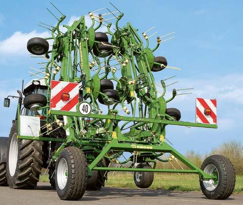 The KRONE KW tedders feature central border spreading control,