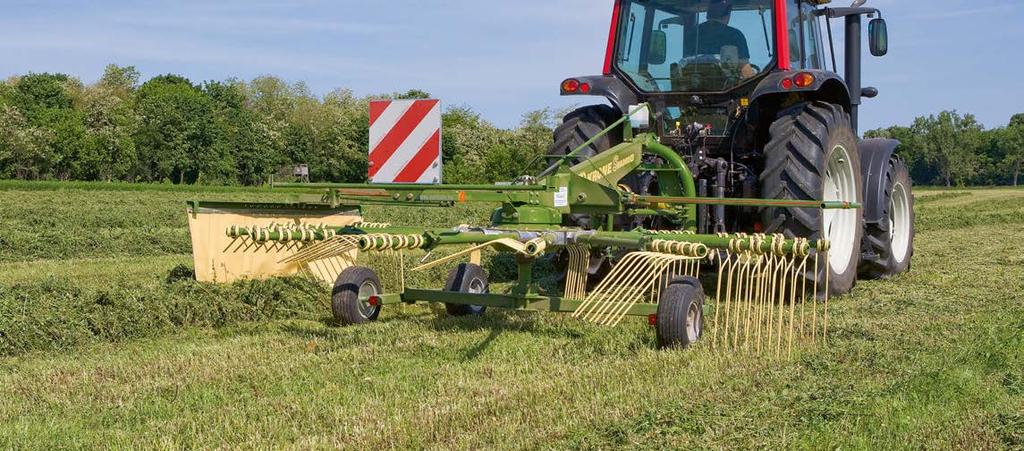 The side-delivery Swadro rakes This extensive range of side delivery rakes covers work widths from 3.50 m (11'6") to 10 m (32'10") to meet all farming requirements.