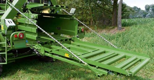 The defibrated crop flows smoothly through the baler and is baled into well-shaped bales that are easy to handle.