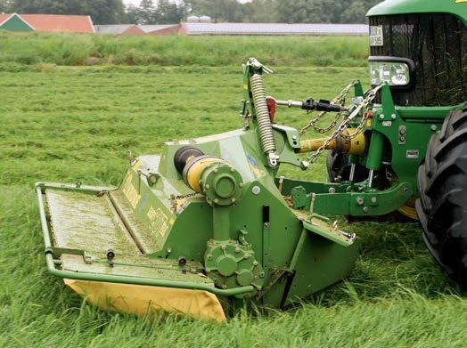 Silver medal for the EasyCut 32 CV Float front mower: Integral spring-loaded suspension system maintains a