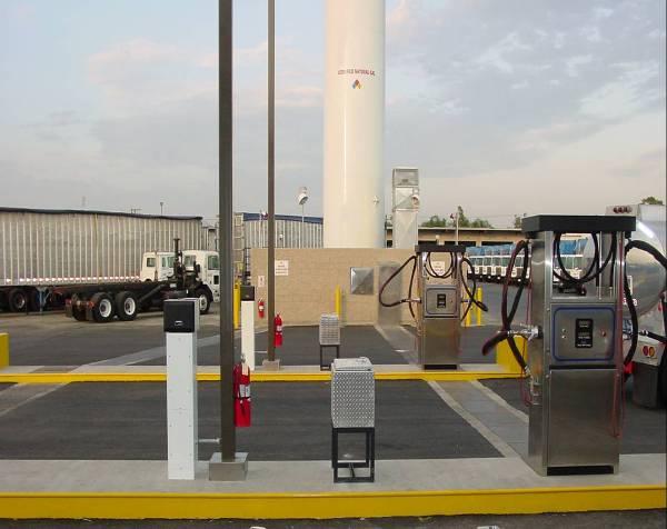 trucks with natural gas trucks CE building 3 LNG stations Capacity, Kenworth,