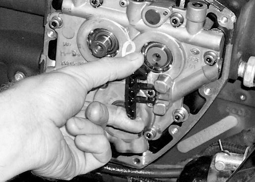 As a time-saving measure, the stock pushrods can be removed with bolt cutters. Be sure to heed cautions and warnings in these instructions. D.