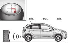 Driving Rear parking sensors System consisting of four proximity sensors, located in the rear bumper.