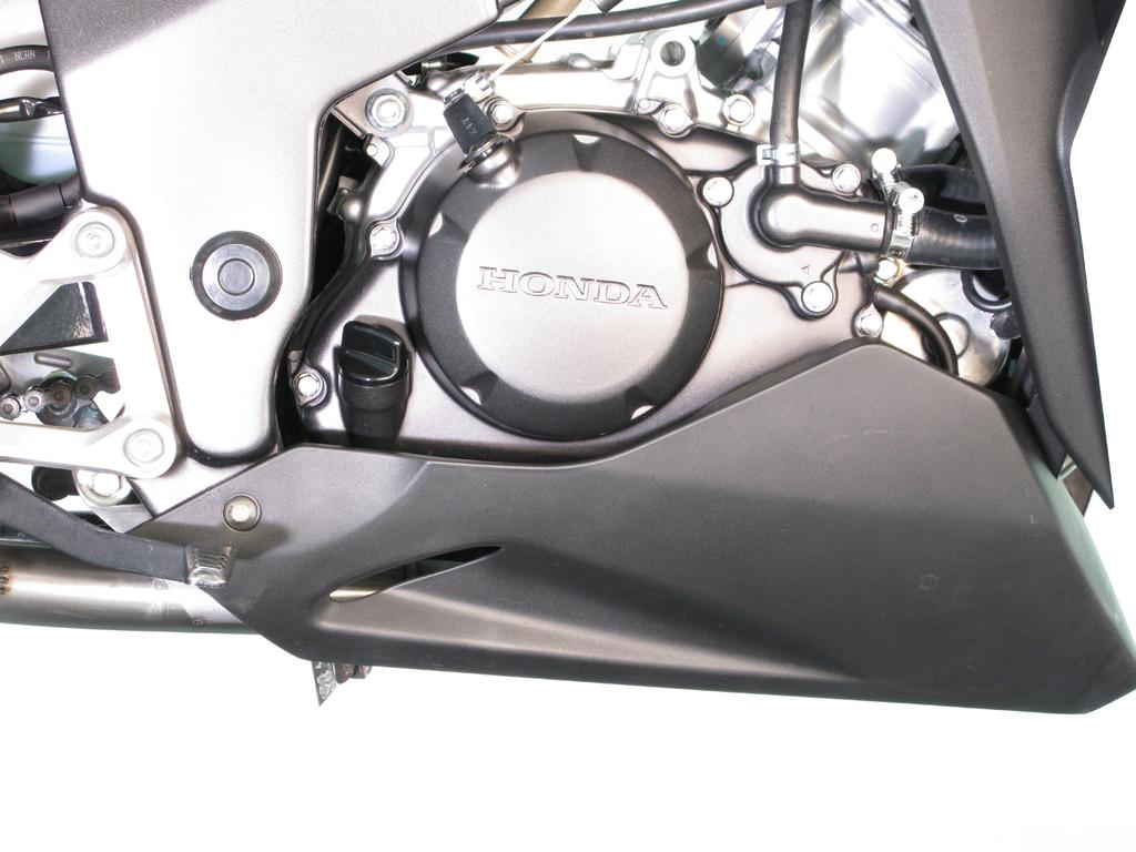 www.akrapovic.com 9. Tighten the market nuts to a specified torque (Figure 17).