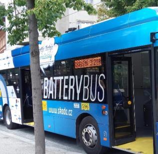 Electric city buses in ZeEUS Different bus topologies Different charging