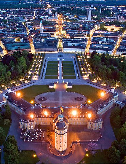 City of Karlsruhe Inhabitants: 308.000 (2015) Area: 173 km² Jobs : 218.000 Unemployment rate: 4,4% (July 2017) Universities: 9 Students: 43.000 Cars per 1.