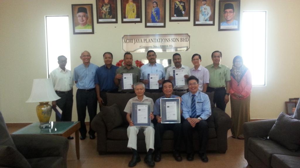 OUR CLIENTS OF SELECTION MSPO Certificates presentation at Achi Jaya Headquarter Front Row from the right: DQS CFS General Manager Mr. Soong Keng Vee, Senior Manager- Estates - Mr.