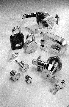 F I N I S H E S LOCKSET FINISHES Bright brass, clear coated US3 605 Satin bronze, clear coated US10 612 Satin bronze, oxidized & oil rubbed US10B 613 Bright chrome plate US26 625 Satin chrome plate