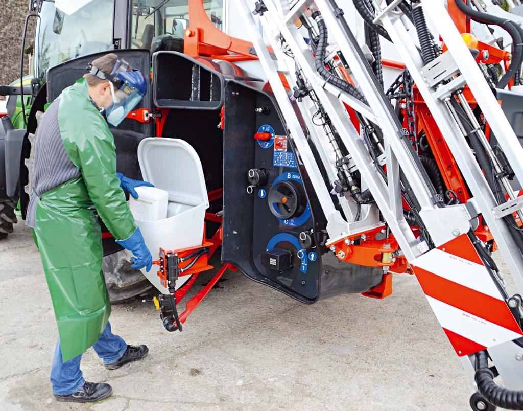 SAFE INCORPORATION During rinsing operations, the incorporator on ALTIS 2 mounted sprayers