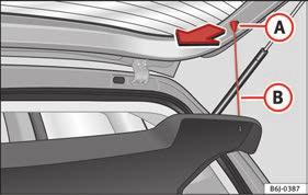 The luggage net can be used to secure and retain light items in the luggage compartment. Luggage net Secure the luggage net to the four fastening rings Fig. 119 (arrows).