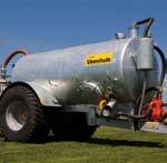 The tandem tank without wheel cases has a maximum tyre diameter of 1,350 mm and tank contents of 9,000 up to 15,000 litres.