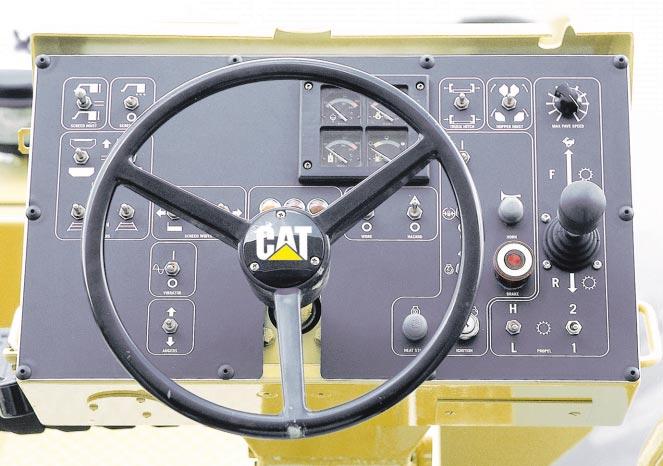 Operator s seat also pivots 152 mm (6") to left or right to further improve operator visibility. Low-mounted engine provides unobstructed forward visibility.