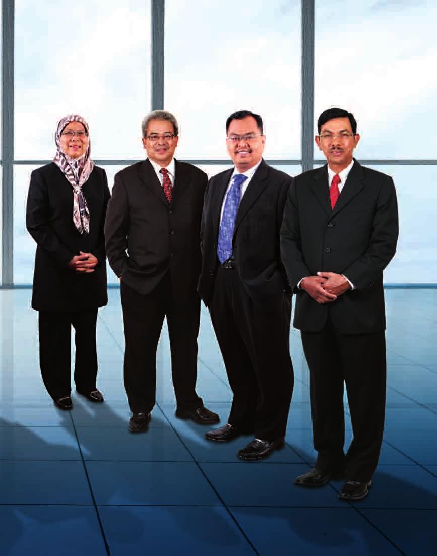 From left to right: Tan Sri Dato Ahmad Fuzi Abdul Razak Dato Abdul Mutalib Mohamed Razak Datuk Syed Hussian Syed Junid Dato Ahmad