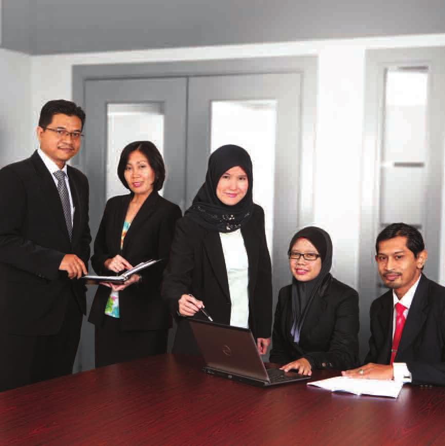 The Management Team From left to right: Yusri bin Abdul Manaf (Head, Property Management) Kusuma Dewi binti Abdul Aziz (Accountant) Azmanira binti Ariff