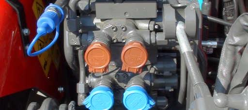 three rear mounted spool valves The rear valves