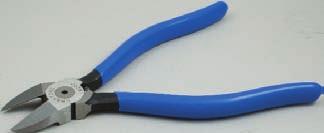 Large, anti-slip ergonomic handles provide efficient power transfer and controlled cutting.