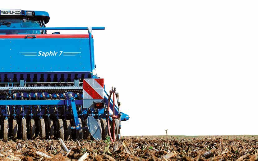 Mounted Saphir AutoLoad Mounted Saphir The Saphir AutoLoad, from LEMKEN, can be mounted directly to a tractor s 3-point linkage, or combined with seed-bed preparation implements such as a power