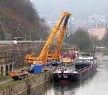 Harbour cranes have a calculated service life 8 10 x longer than construction cranes No torsionally stiff