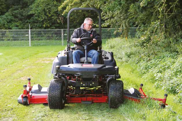 Maximum Control - Maximum Traction Think of the 4-wheel drive Groundsmaster 360 Quad-Steer as the big mower that drives small.