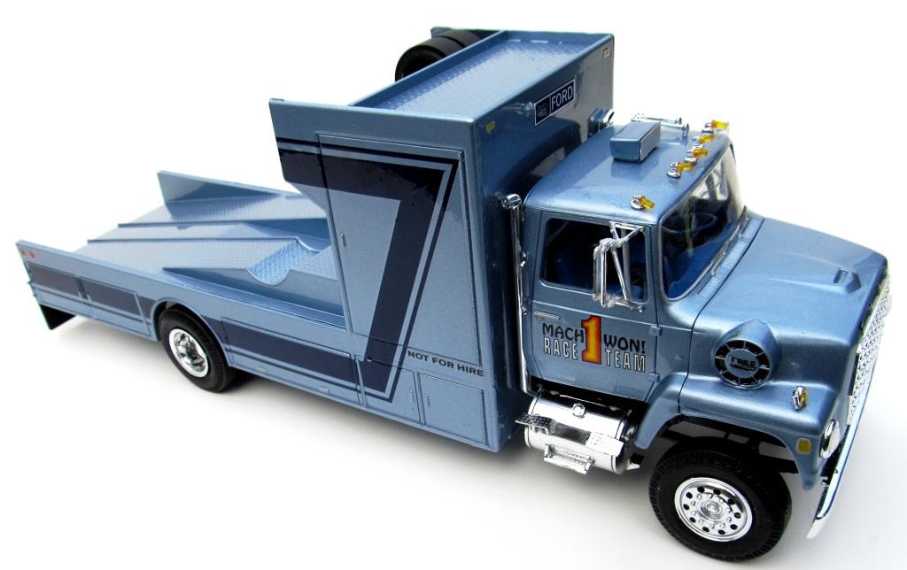Right On Replicas, LLC Step-by-Step Review 20160326* Race Car Hauler Ford LN 8000 1:25 Scale AMT Model Kit #758 Review The Ford L-Series trucks are a range of heavy-duty trucks that were built by
