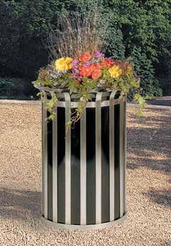 Litter bin is available with a number of options such as a liner lock, a powder coated aluminium lid and also personalisation options such as plaques or signs.