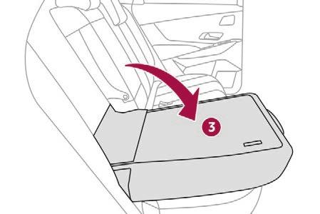 F fold away the rear armrest, F check that nothing or no-one might interfere with the folding of the backrests (clothing, luggage, etc.
