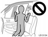 Do not allow anyone to get his/her head closer to the area where the side airbag and curtain shield airbag inflate, since these airbags could inflate with considerable speed and force.