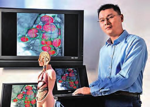 Dr. Shaohua Kevin Zhou, vodja programa za analizo slik celotnega telesa pri družbi Siemens v Princetonu, ZDA.