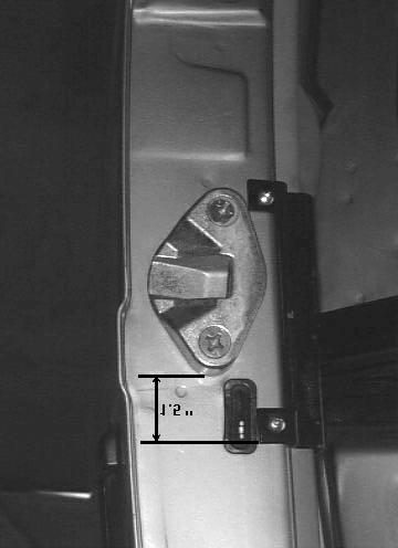V. FORWARD DOOR BRACKET INSTALLATION A. INSTALL THE FORWARD DOOR BRACKET TO THE DOOR USING #8 PHILLIPS SCREWS PER DIMENSIONS ON FIGURE [7]. B. VERIFY THAT THE ROLLER ON DOOR BRACKET ASSEMBLY IS IN LINE WITH THE EXIT ROLLER OF DOOR OPERATOR.