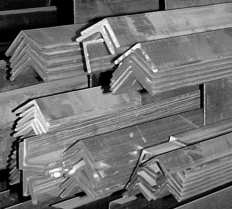 ALUMINUM ANGLES 6061-T6 STRUCTURAL Round Fillets Stock Lengths 20 ft Size Weight Inches lbs per ft 1 X 1 X 1/8 0.279 X 1/4 0.53 1 1/4 X 1 1/4 X 1/8 0.343 X 3/16 0.